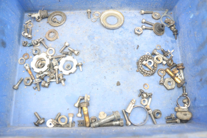 photo de TORBA ZESTAW ŚRUB I WKRĘTÓW YAMAHA BW'S EASY 50 (2013 - 2016) - Widok główny