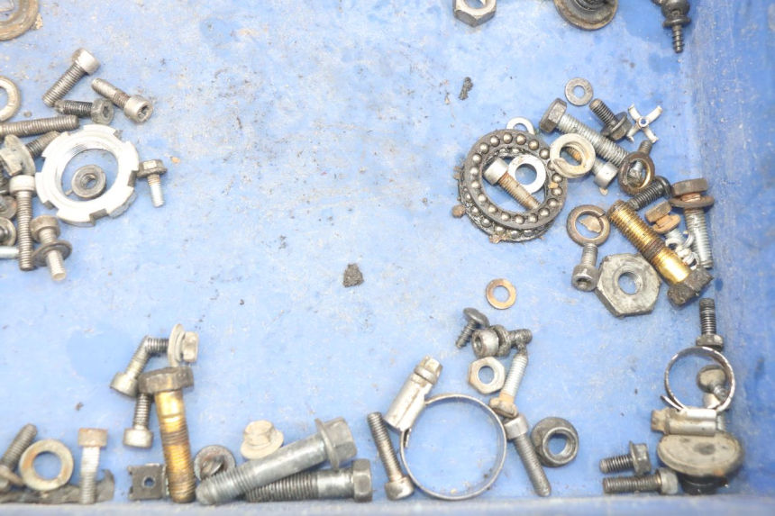 photo de TORBA ZESTAW ŚRUB I WKRĘTÓW YAMAHA BW'S EASY 50 (2013 - 2016) - Zoom stanu zużycia