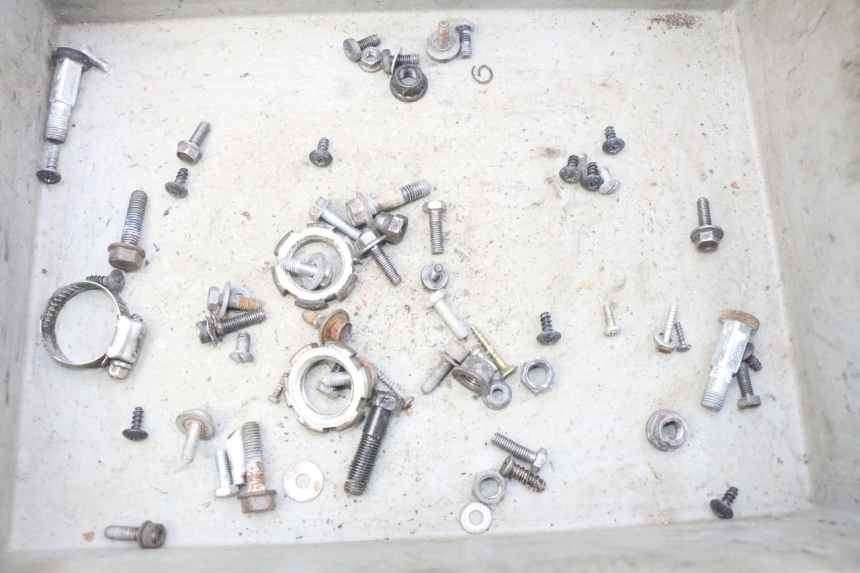 photo de TORBA ZESTAW ŚRUB I WKRĘTÓW YAMAHA BW'S NAKED 50 (2008 - 2019) - Widok główny