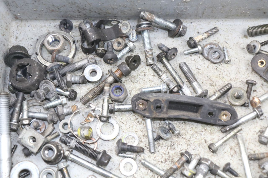 photo de WOREK ŚRUB I WKRĘTÓW PIAGGIO CARNABY 125 (2007 - 2011) - Inny kąt widzenia