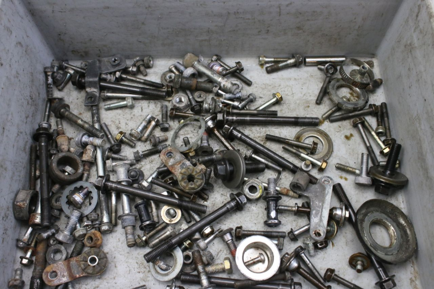 photo de TORBA ZESTAW ŚRUB I WKRĘTÓW HONDA CBF 500 (2004 - 2007) - Szczegół części