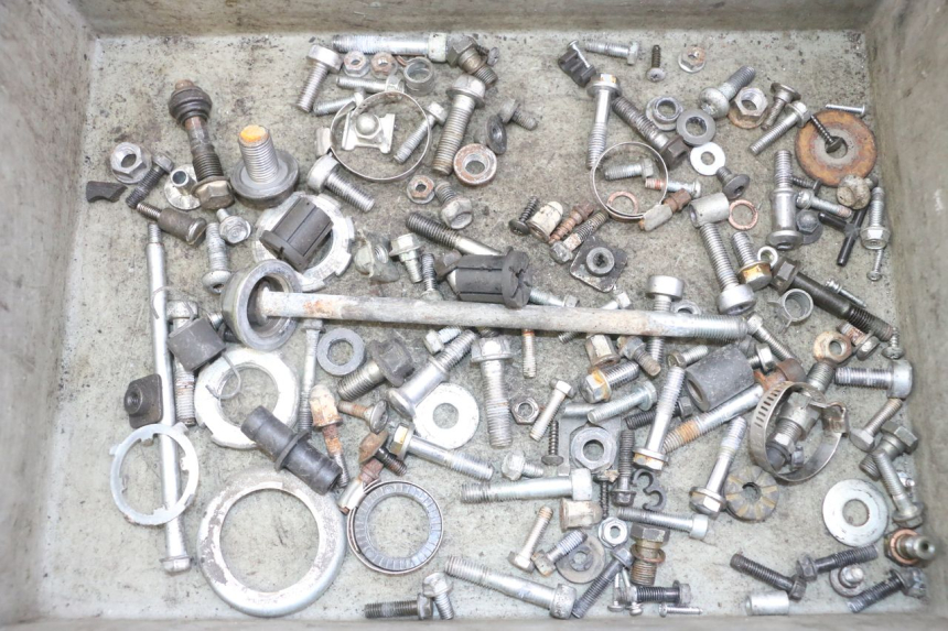 photo de TORBA ZESTAW ŚRUB I WKRĘTÓW HONDA CBF 500 (2004 - 2007) - Widok główny