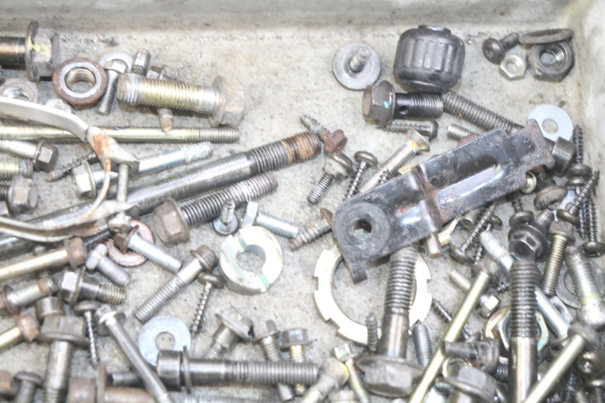 photo de WOREK ŚRUB I WKRĘTÓW PEUGEOT CITYSTAR AIR 125 (2014 - 2017) - Zoom stanu zużycia