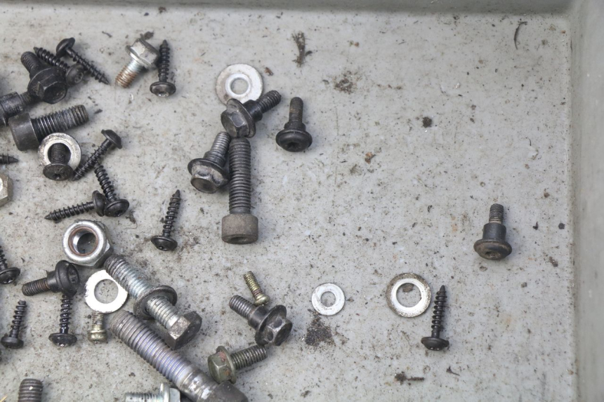 photo de WOREK ŚRUB I WKRĘTÓW PEUGEOT CITYSTAR 50 (2013 - 2017) - Inny kąt widzenia