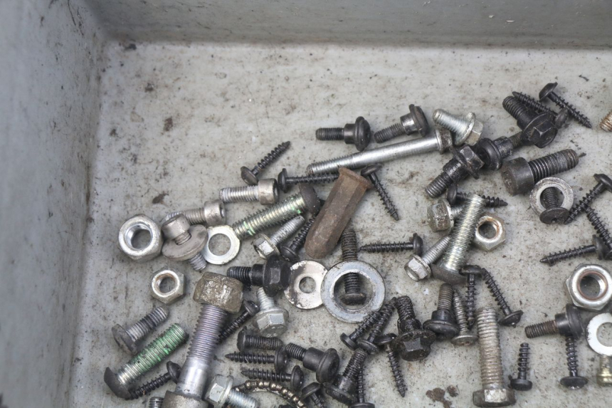 photo de WOREK ŚRUB I WKRĘTÓW PEUGEOT CITYSTAR 50 (2013 - 2017) - Zbliżenie techniczne