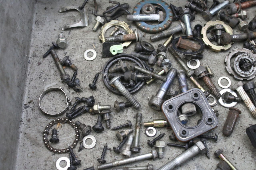 photo de WOREK ŚRUB I WKRĘTÓW PEUGEOT CITYSTAR 50 (2013 - 2017) - Zoom stanu zużycia