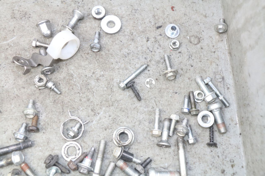 photo de WOREK Z ŚRUBAMI I ELEMENTAMI ZŁĄCZNYMI HONDA CRF CR-F 125 (2020 - 2021) - Zoom stanu zużycia