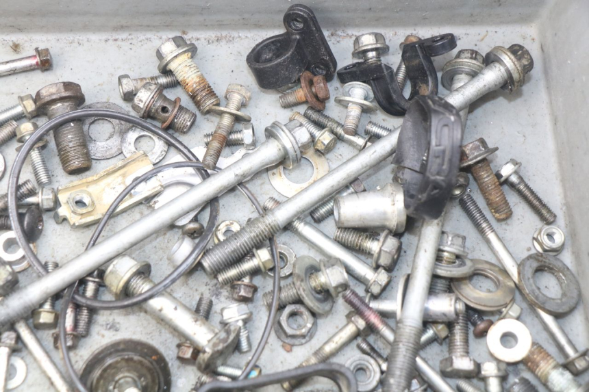 photo de WOREK ŚRUB I ŚRUBEK HONDA CRF 250 (2016 - 2017) - Zbliżenie techniczne