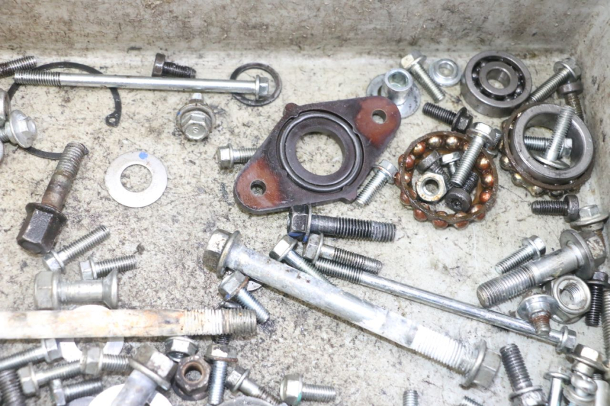 photo de WOREK ŚRUB I WKRĘTÓW HONDA CRF-F CRF F 110 (2019 - 2022) - Zbliżenie techniczne