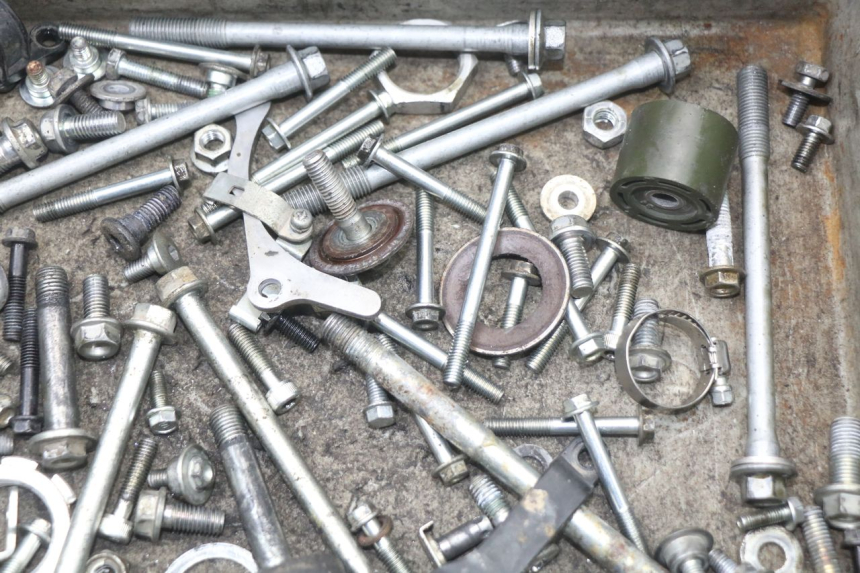 photo de WOREK ŚRUB I WKRĘTÓW HONDA CRF R 250 (2020 - 2021) - Zoom stanu zużycia