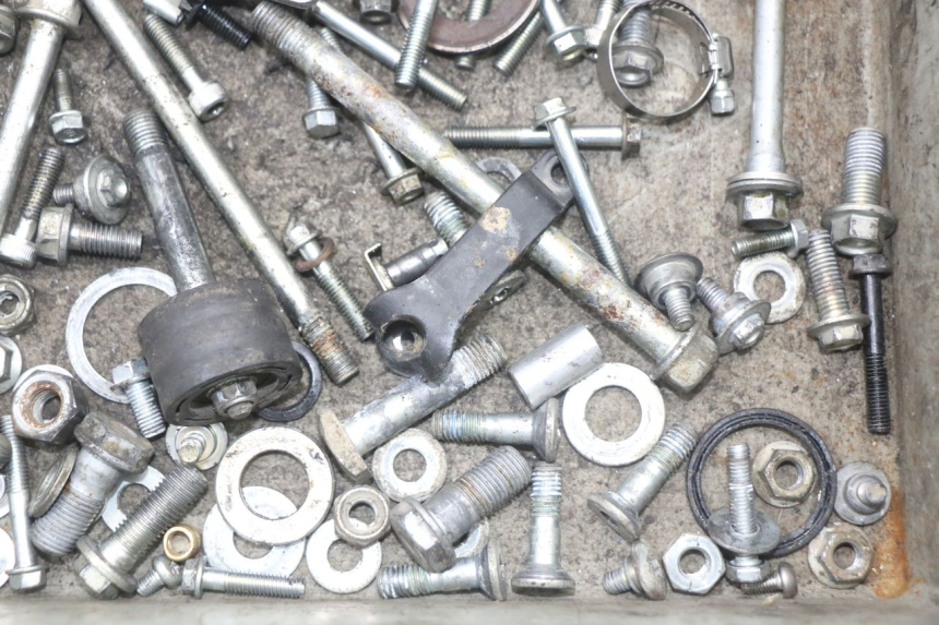 photo de WOREK ŚRUB I WKRĘTÓW HONDA CRF R 250 (2020 - 2021) - Zbliżenie techniczne