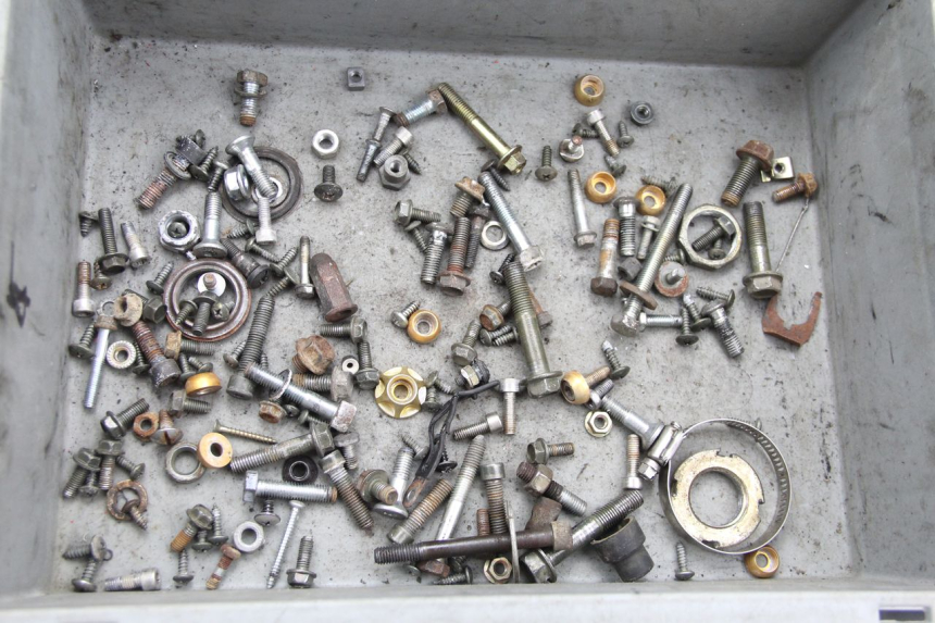 photo de TORBA ZESTAW ŚRUB I WKRĘTÓW SYM CROX 4T 50 (2016 - 2023) - Widok główny