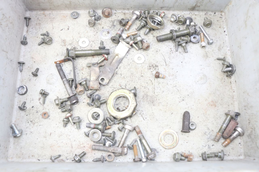 photo de TORBA ZESTAW ŚRUB I WKRĘTÓW SYM CROX 4T 50 (2016 - 2023) - Szczegół części