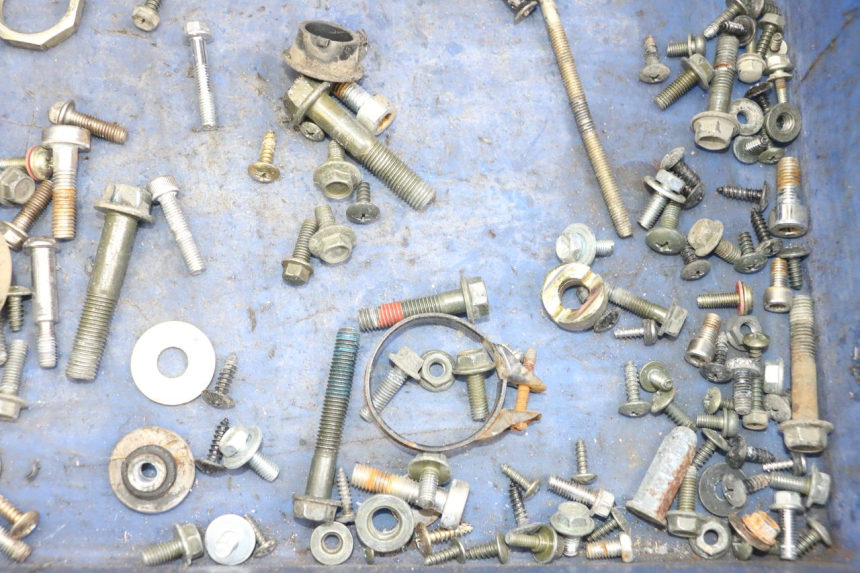 photo de TORBA ZESTAW ŚRUB I WKRĘTÓW SYM CROX 4T 50 (2016 - 2023) - Zoom stanu zużycia