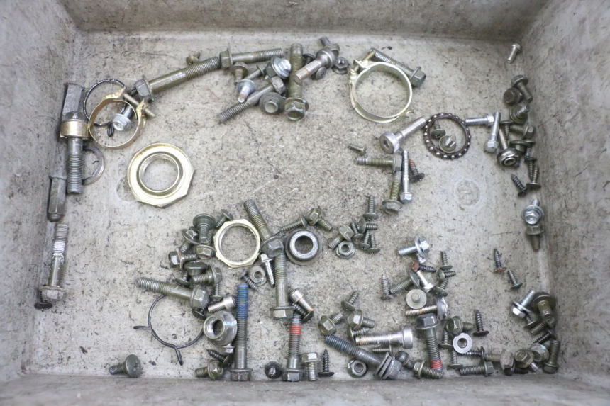 photo de TORBA ZESTAW ŚRUB I WKRĘTÓW SYM CROX 4T 50 (2016 - 2023) - Widok główny