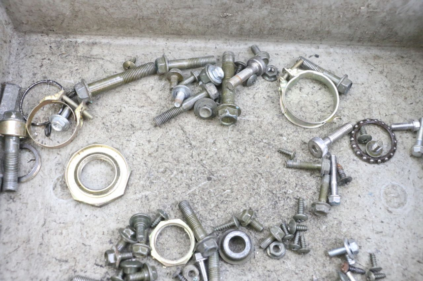 photo de TORBA ZESTAW ŚRUB I WKRĘTÓW SYM CROX 4T 50 (2016 - 2023) - Szczegół części