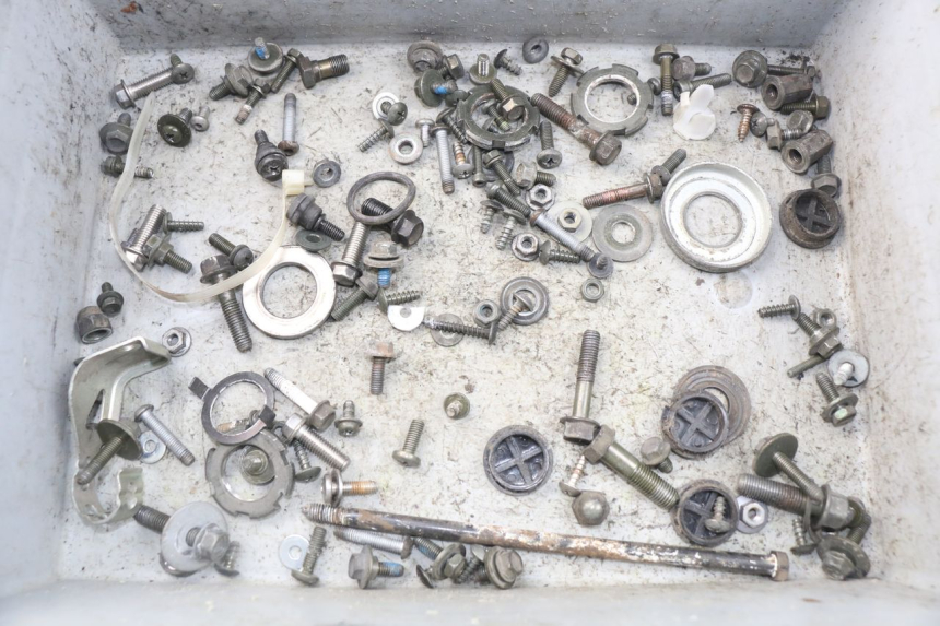 photo de TORBA Z ŚRUBAMI I WKRĘTAMI YAMAHA CYGNUS X INJECTION 125 (2007 - 2013) - Widok główny