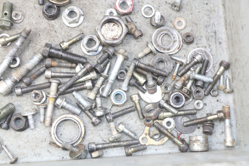 photo de TORBA ZESTAW ŚRUB I WKRĘTÓW CCR DIRT BIKE 125 - Zoom stanu zużycia