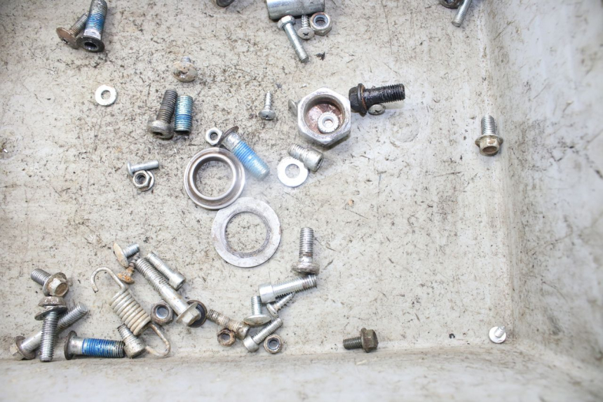 photo de TORBA ZESTAW ŚRUB I WKRĘTÓW CCR DIRT BIKE 125 - Zoom stanu zużycia