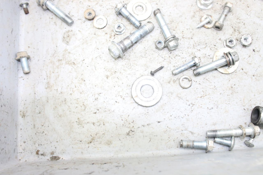 photo de TORBA ZESTAW ŚRUB I WKRĘTÓW CCR DIRT BIKE 125 - Zoom stanu zużycia