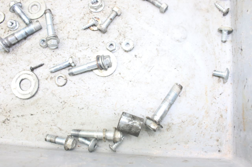 photo de TORBA ZESTAW ŚRUB I WKRĘTÓW CCR DIRT BIKE 125 - Inny kąt widzenia