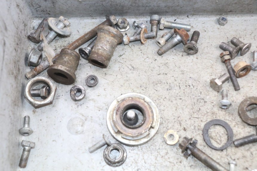 photo de WOREK ŚRUB I WKRĘTÓW CRZ DIRTBIKE 140 - Inny kąt widzenia