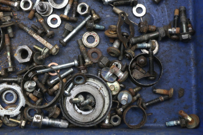 photo de WOREK ŚRUB I WKRĘTÓW YAMAHA DTLC 125 (1982 - 1987) - Zbliżenie techniczne