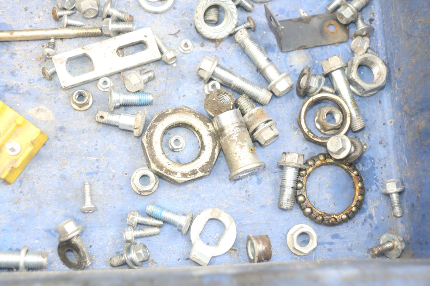 photo de WOREK Z ŚRUBAMI I WKRĘTAMI EASY WATTS E-OPAI 1 (2019 - 2024) - Zoom stanu zużycia