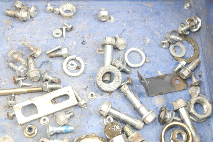 photo de WOREK Z ŚRUBAMI I WKRĘTAMI EASY WATTS E-OPAI 1 (2019 - 2024) - Inny kąt widzenia