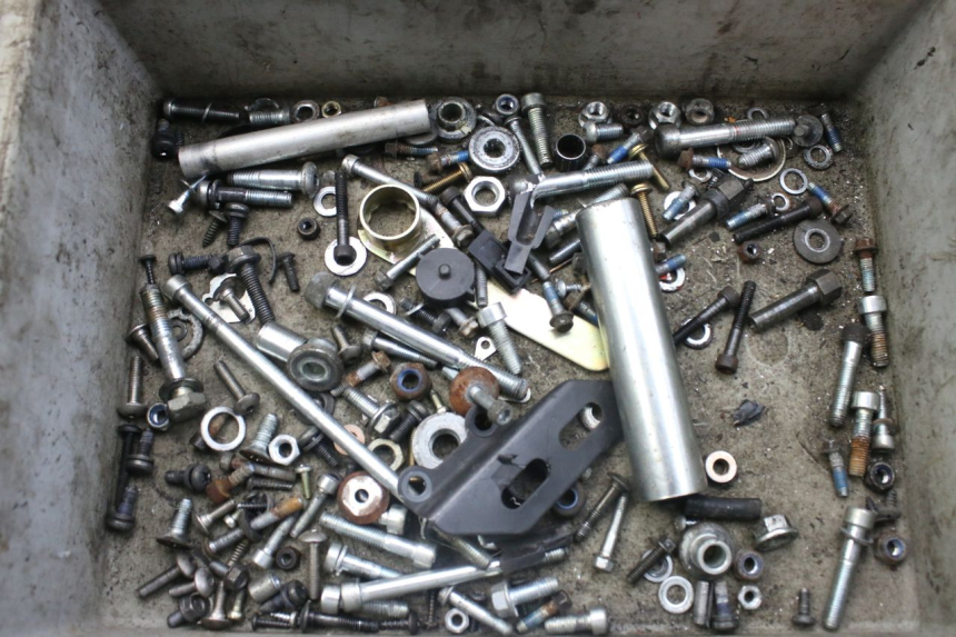 photo de WOREK Z ZESTAWEM ŚRUB I WKRĘTÓW WAYSCRAL E-SPEED 1 (2022 - 2024) - Widok główny