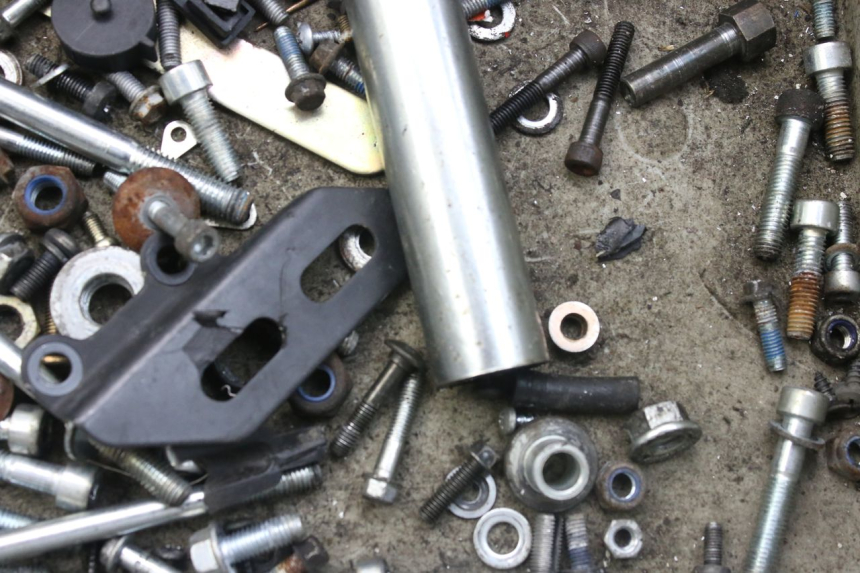 photo de WOREK Z ZESTAWEM ŚRUB I WKRĘTÓW WAYSCRAL E-SPEED 1 (2022 - 2024) - Zoom stanu zużycia