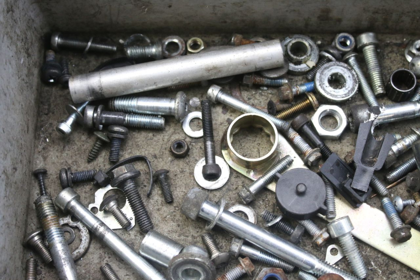 photo de WOREK Z ZESTAWEM ŚRUB I WKRĘTÓW WAYSCRAL E-SPEED 1 (2022 - 2024) - Zbliżenie techniczne