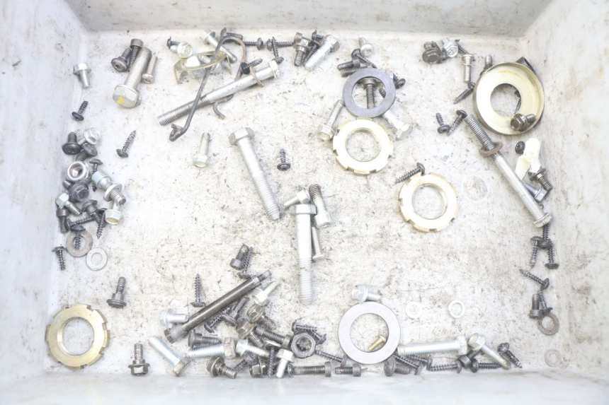 photo de TORBA ZESTAW ŚRUB I WKRĘTÓW PEUGEOT E-VIVACITY 1 (2012 - 2018) - Widok główny