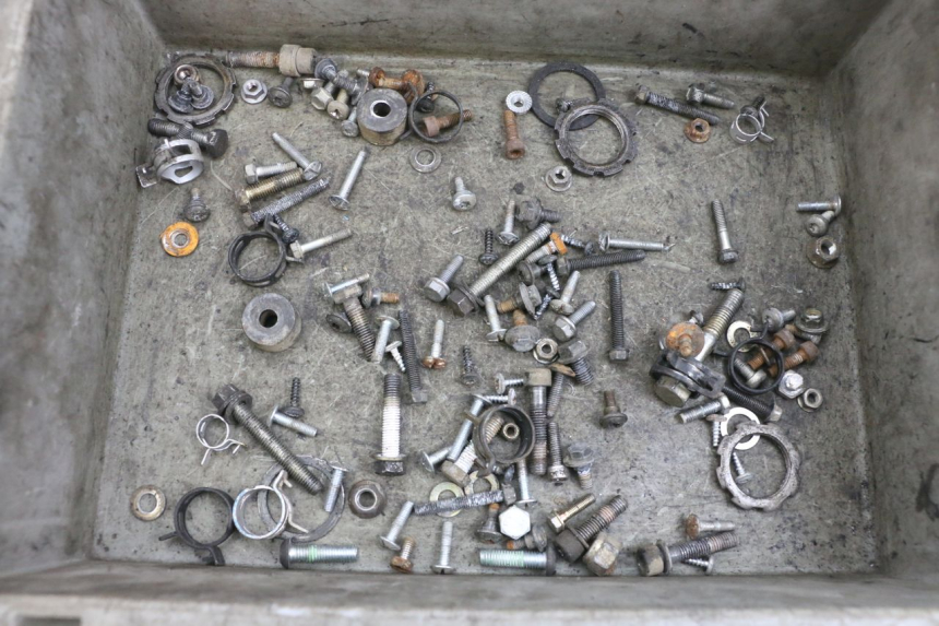 photo de TORBA ZESTAW ŚRUB I WKRĘTÓW PEUGEOT ELYSEO 125 (1999 - 2004) - Widok główny