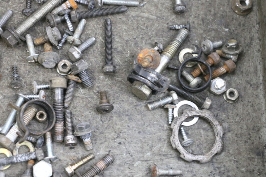 photo de TORBA ZESTAW ŚRUB I WKRĘTÓW PEUGEOT ELYSEO 125 (1999 - 2004) - Widok ogólny