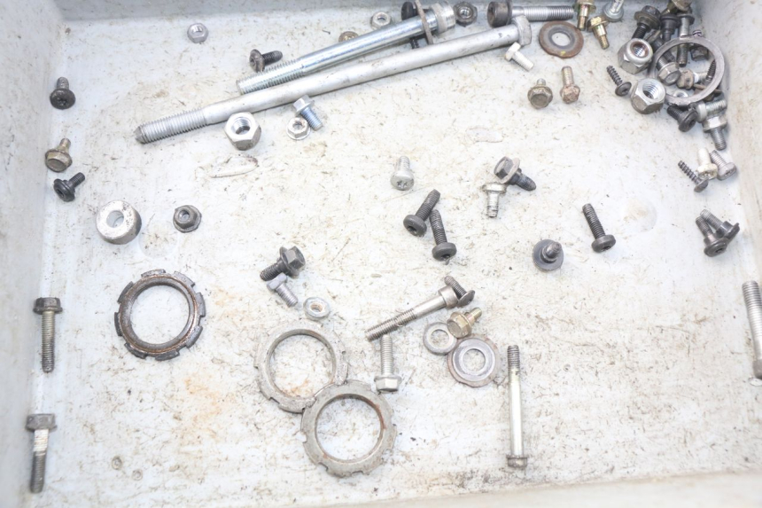 photo de WOREK Z ŚRUBAMI I WKRĘTAMI PEUGEOT ELYSTAR 50 (2002 - 2014) - Szczegół części