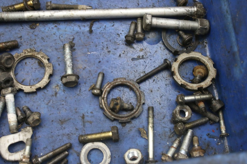 photo de WOREK Z ŚRUBAMI I WKRĘTAMI PEUGEOT ELYSTAR 50 (2002 - 2014) - Szczegół części