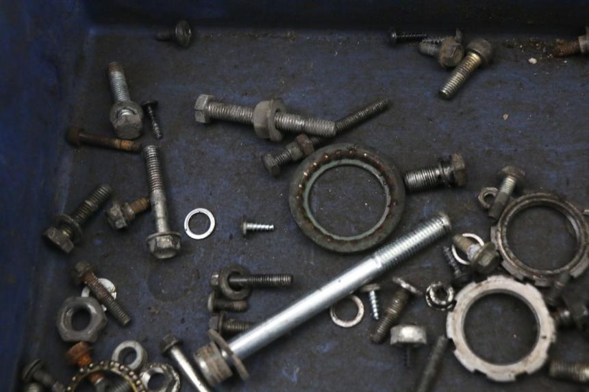 photo de WOREK Z ŚRUBAMI I WKRĘTAMI PEUGEOT ELYSTAR 50 (2002 - 2014) - Szczegół części