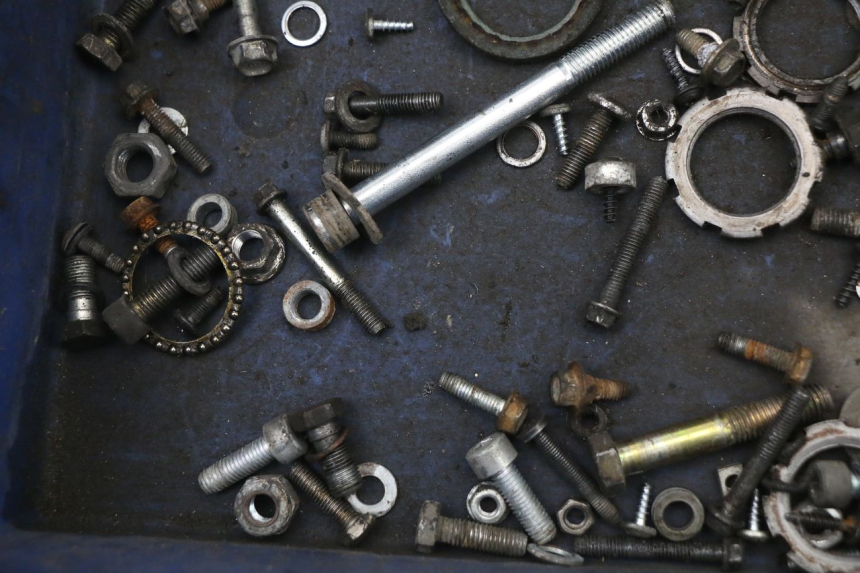 photo de WOREK Z ŚRUBAMI I WKRĘTAMI PEUGEOT ELYSTAR 50 (2002 - 2014) - Inny kąt widzenia