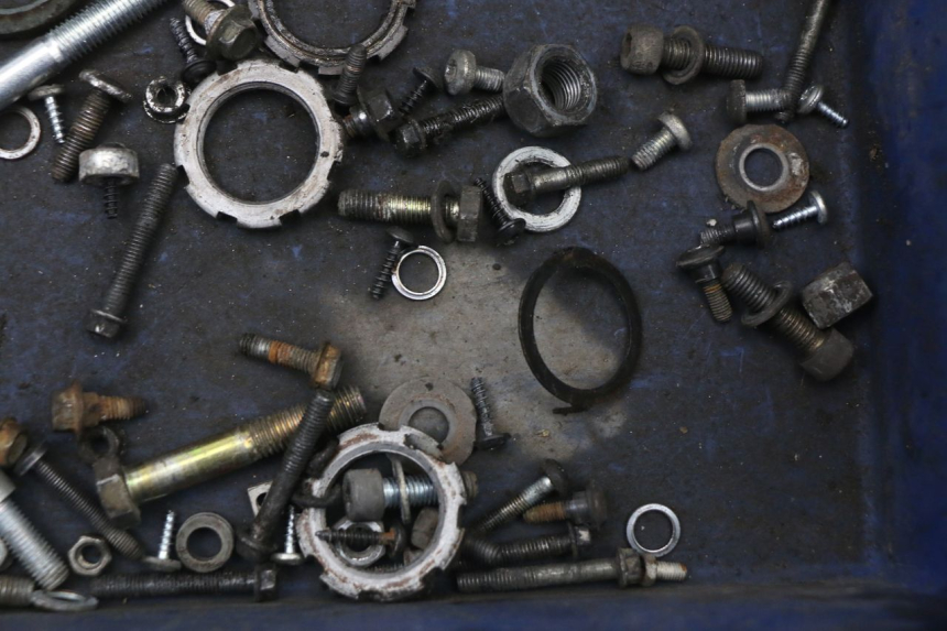 photo de WOREK Z ŚRUBAMI I WKRĘTAMI PEUGEOT ELYSTAR 50 (2002 - 2014) - Zbliżenie techniczne