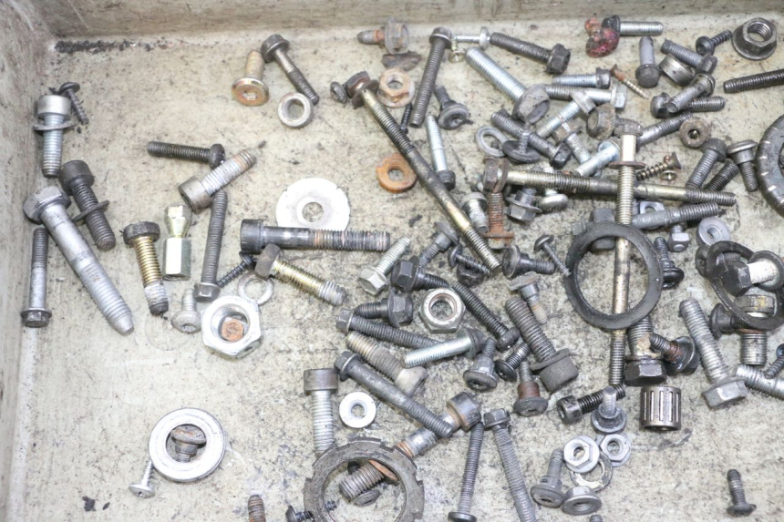 photo de WOREK Z ŚRUBAMI I WKRĘTAMI PEUGEOT ELYSTAR 50 (2002 - 2014) - Szczegół części