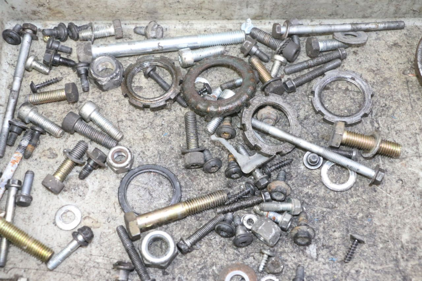 photo de WOREK Z ŚRUBAMI I WKRĘTAMI PEUGEOT ELYSTAR 50 (2002 - 2014) - Szczegół części