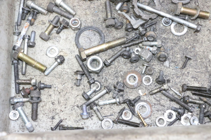 photo de WOREK Z ŚRUBAMI I WKRĘTAMI PEUGEOT ELYSTAR 50 (2002 - 2014) - Zoom stanu zużycia