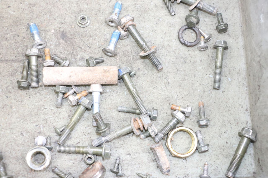 photo de WOREK Z ŚRUBAMI I ELEMENTAMI ZŁĄCZNYMI BTC FELICE SPORT 50 - Inny kąt widzenia