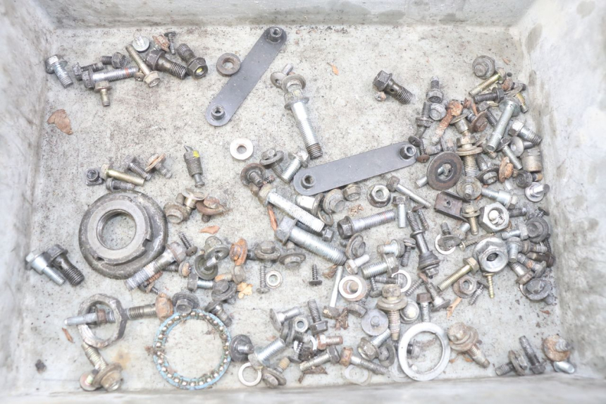 photo de WOREK ŚRUB I WKRĘTÓW HONDA FES PANTHEON 2T 125 (1998 - 2002) - Widok główny