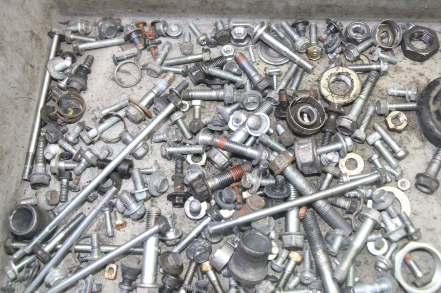 photo de WOREK Z ŚRUBAMI I ELEMENTAMI ZŁĄCZNYMI HONDA FES S-WING SWING ABS 125 (2007 - 2015) - Szczegół części