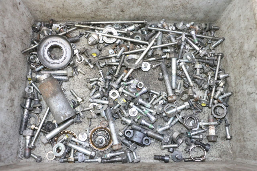 photo de WOREK Z ŚRUBAMI I ELEMENTAMI ZŁĄCZNYMI HONDA FES S-WING SWING ABS 125 (2007 - 2015) - Widok główny