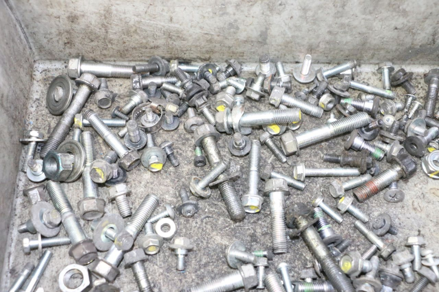 photo de WOREK Z ŚRUBAMI I ELEMENTAMI ZŁĄCZNYMI HONDA FES S-WING SWING ABS 125 (2007 - 2015) - Zoom stanu zużycia