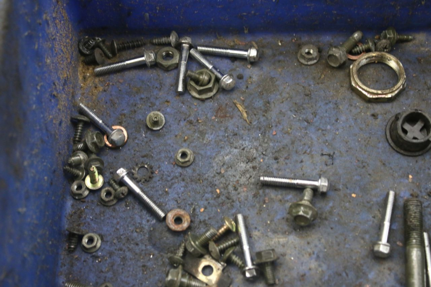 photo de TORBA ZESTAW ŚRUB I WKRĘTÓW SYM FIDDLE 2 50 (2008 - 2013) - Zoom stanu zużycia