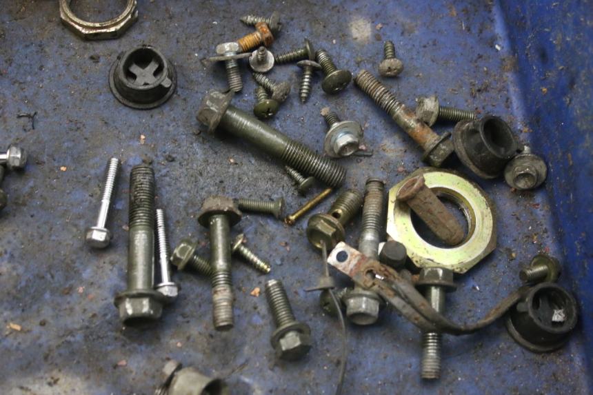 photo de TORBA ZESTAW ŚRUB I WKRĘTÓW SYM FIDDLE 2 50 (2008 - 2013) - Inny kąt widzenia